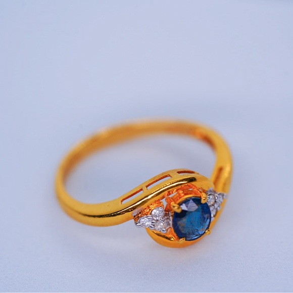 New Unheated Natural Burmese Sapphire in Genuine 18K Gold Ring - Picture 2 of 7